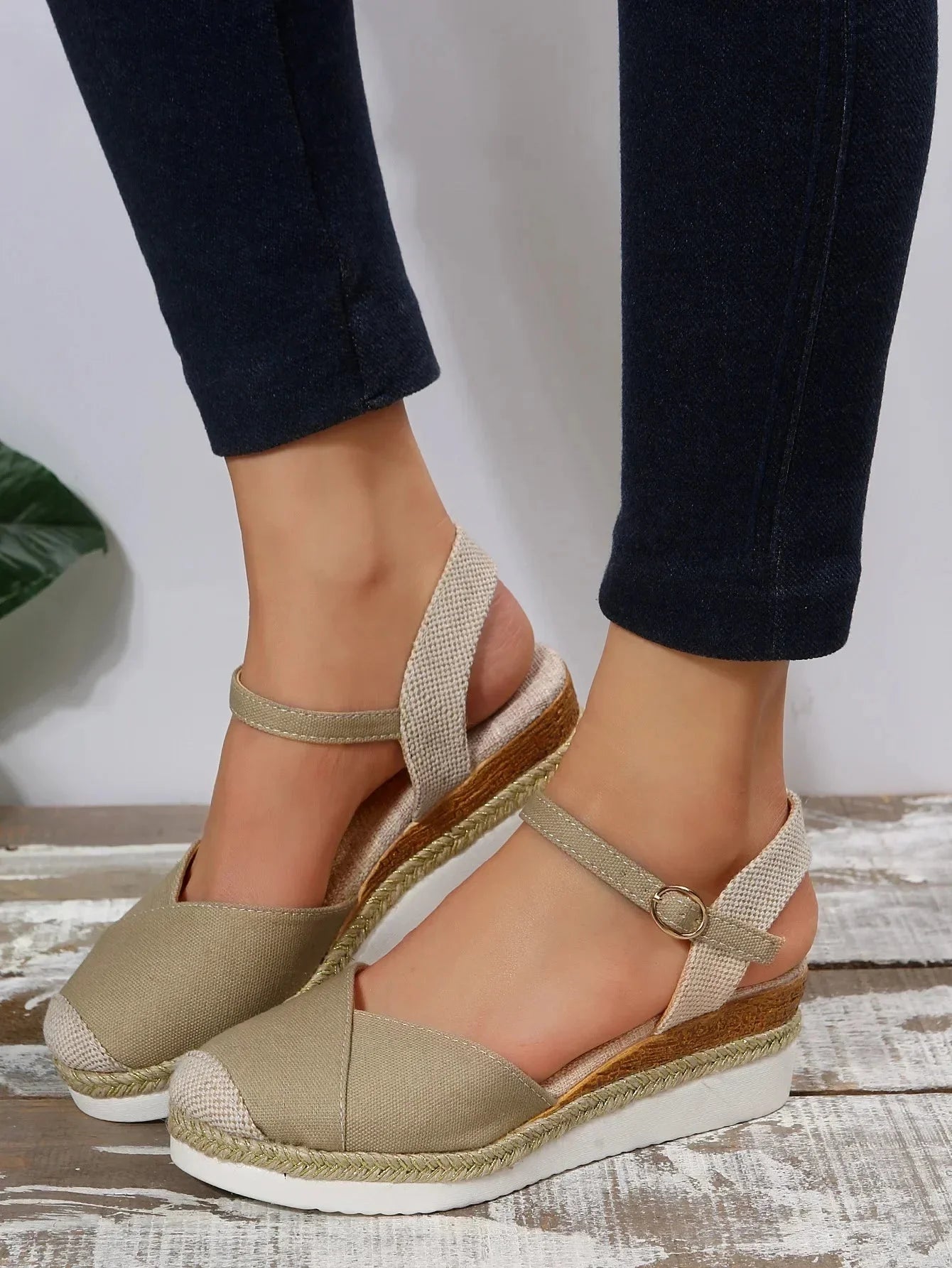 Courtney Closed Toe Wedge Orthopedic Sandals